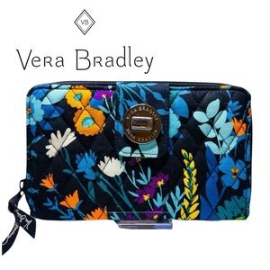 Vera Bradley Turnlock Wallet – Bold Floral Quilted Cotton, NWOT Clutch Retired